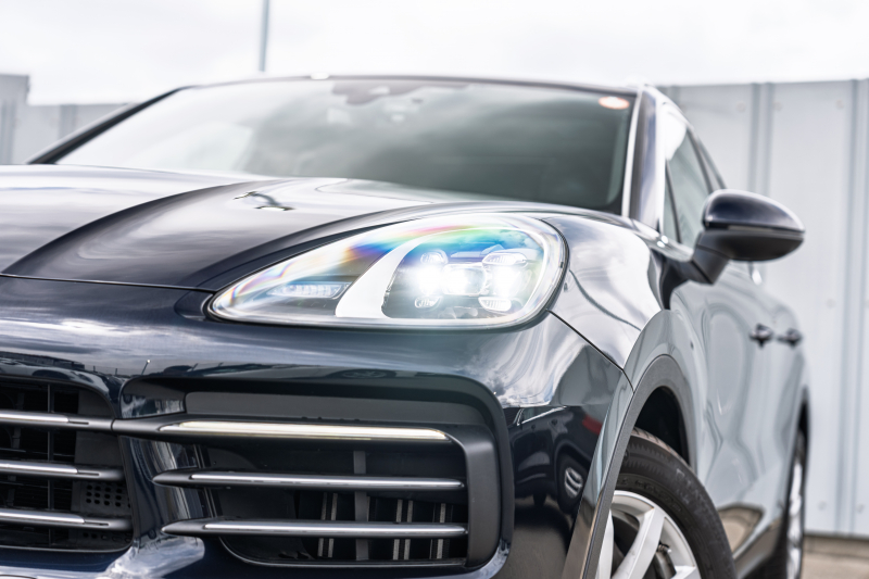 ポルシェ カイエン ﾍﾞｰｽｸﾞﾚｰﾄﾞ ｽﾎﾟｰﾂｸﾛﾉPKG　ﾌﾞﾗｯｸﾚｻﾞｰｼｰﾄ ﾊﾟﾉﾗﾏﾙｰﾌ PCM CarPlay PASM/ｴｱｻｽ PDLS ｴﾝﾄﾘｰD BOSE ｱﾝﾋﾞｴﾝﾄﾗｲﾄ ACC ｶｲｴﾝS19ｲﾝﾁAW　2年保証