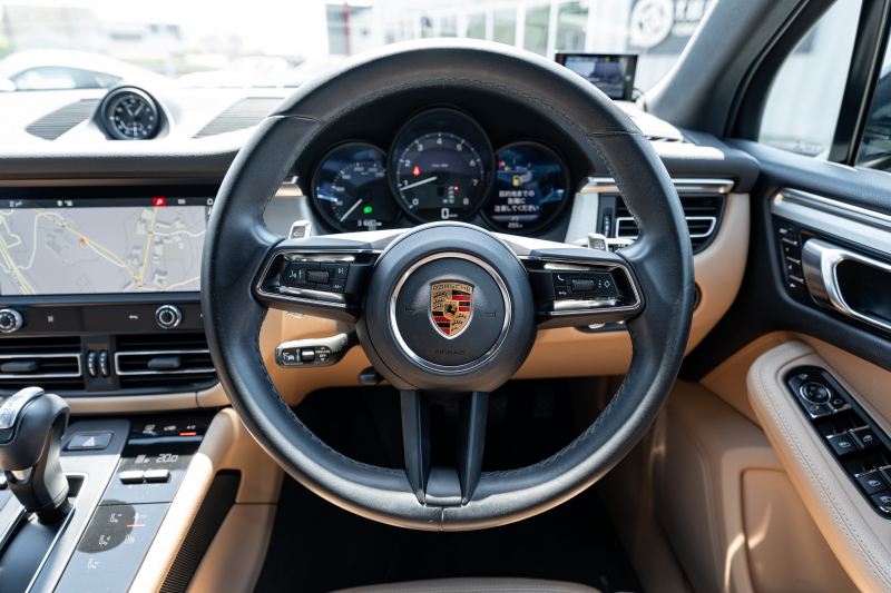 ポルシェ マカン ﾍﾞｰｽｸﾞﾚｰﾄﾞ　MY23 1ｵｰﾅｰ ﾍﾞｰｼﾞｭﾚｻﾞｰｼｰﾄ PCMﾅﾋﾞ CarPlay ｱﾗｳﾝﾄﾞﾋﾞｭｰ ACC ﾚｰﾝｷｰﾌﾟ PDLS ｴﾝﾄﾘｰD ﾏｶﾝS20 ｲﾝﾁAW　2年保証