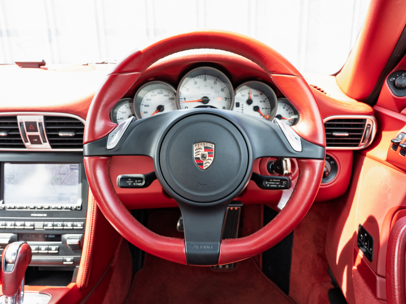 ポルシェ 911(Type997) ｶﾚﾗ4S　後期ﾓﾃﾞﾙ 7速PDK ｶﾚﾗﾚｯﾄﾞﾚｻﾞｰｲﾝﾃﾘｱ ｼｰﾄﾋｰﾀｰ&ﾍﾞﾝﾁﾚｰﾀｰ ｸﾗﾘｵﾝﾅﾋﾞTV  ｷｾﾉﾝ PASM ｸﾙｺﾝ ｶﾚﾗS19ｲﾝﾁAW　2年保証