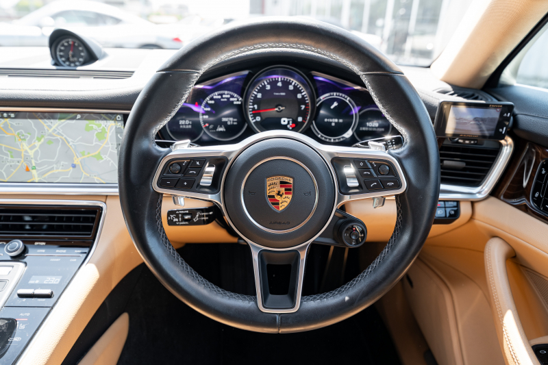 ポルシェ パナメーラ 4S ｽﾎﾟｰﾂｸﾛﾉPKG　1ｵｰﾅｰ ﾍﾞｰｼﾞｭﾚｻﾞｰｼｰﾄ ｼｰﾄﾋｰﾀｰ PCMﾅﾋﾞ CarPlay ACC ｱﾗｳﾝﾄﾞﾋﾞｭｰ PASM/ｴｱｻｽ ﾏﾄﾘｸｽLEDﾗｲﾄ TPM ﾊﾟﾅﾒｰﾗS19ｲﾝﾁAW　2年保証
