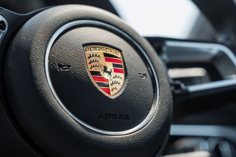 ポルシェ 718 ケイマン ﾍﾞｰｽｸﾞﾚｰﾄﾞ　6速ﾏﾆｭｱﾙ ｱｹﾞｰﾄｸﾞﾚｰﾊｰﾌﾚｻﾞｰ ｼｰﾄﾋｰﾀｰ PCMﾅﾋﾞ CarPlay ｽﾎﾟｰﾂｴｸﾞｿﾞｰｽﾄ GTｽﾎﾟｰﾂｽﾃｱﾘﾝｸﾞ PDLS ﾊﾟｰｸｱｼｽﾄ TPM ｹｲﾏﾝ18ｲﾝﾁAW　2年保証
