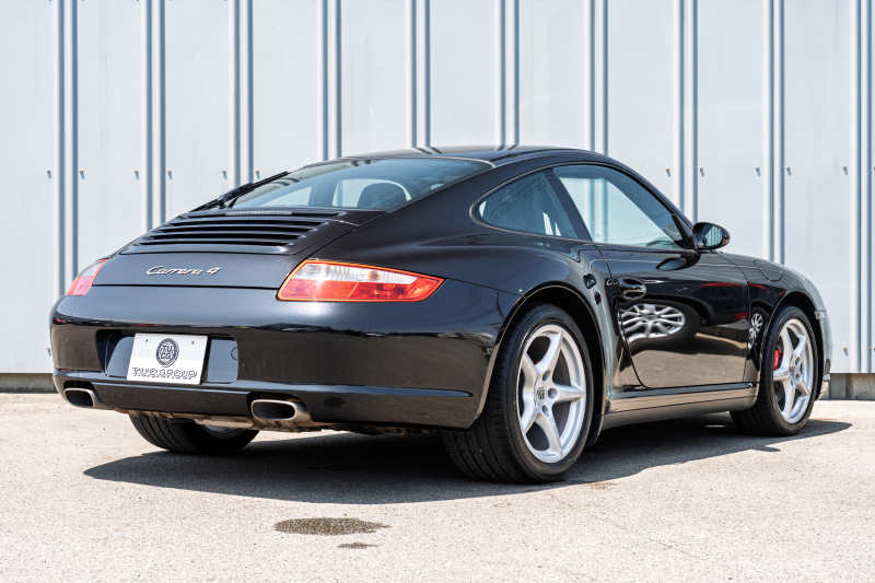 ポルシェ 911(Type997) ｶﾚﾗ4　ﾌﾞﾗｯｸﾚｻﾞｰｼｰﾄ ｼｰﾄﾋｰﾀｰ ｱﾙｶﾝﾀｰﾗﾙｰﾌﾗｲﾅｰ ｸﾗﾘｵﾝﾅﾋﾞ ｵｰﾄｴｱｺﾝ PSM ｷｾﾉﾝﾗｲﾄ F/Rﾌｫｸﾞ ｶﾚﾗ18ｲﾝﾁAW ﾘｱﾜｲﾊﾟｰ　2年保証