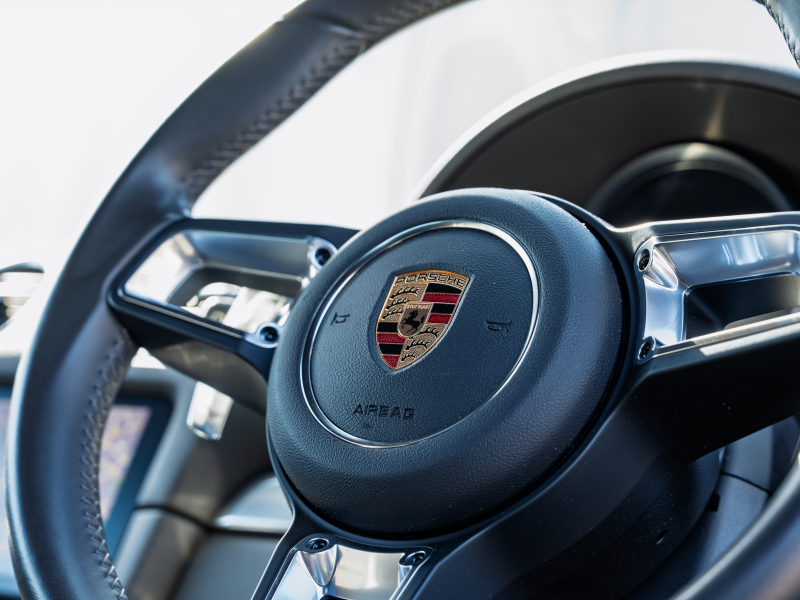ポルシェ 718 ボクスター ﾍﾞｰｽｸﾞﾚｰﾄﾞ　ｱｹﾞｰﾄｸﾞﾚｰﾊｰﾌﾚｻﾞｰｼｰﾄ ﾌﾞﾗｯｸｿﾌﾄﾄｯﾌﾟ PCMﾅﾋﾞ GTｽﾎﾟｰﾂｽﾃｱﾘﾝｸﾞ ｴﾝﾄﾘｰﾄﾞﾗｲﾌﾞ ﾊﾟｰｸｱｼｽﾄ 電動Dﾐﾗｰ ｵｰﾄｴｱｺﾝ TPM ﾎﾞｸｽﾀｰS19ｲﾝﾁAW　2年保証