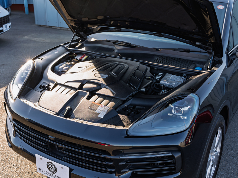 ポルシェ カイエン ﾍﾞｰｽｸﾞﾚｰﾄﾞ ｽﾎﾟｰﾂｸﾛﾉPKG　ﾌﾞﾗｯｸﾚｻﾞｰｼｰﾄ PCMﾅﾋﾞ AppleCarPlay ｱﾗｳﾝﾄﾞﾋﾞｭｰ ｴﾝﾄﾘｰﾄﾞﾗｲﾌﾞ ACC ﾚｰﾝﾁｪﾝｼﾞ LEDﾗｲﾄ ﾊﾟｰｸｱｼｽﾄ TPM ｶｲｴﾝ19AW　2年保証