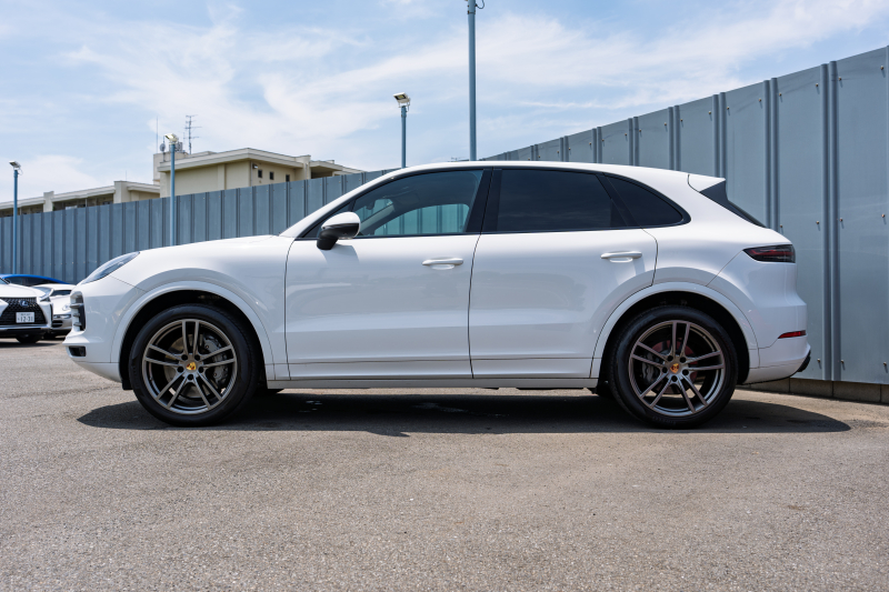 ポルシェ カイエン S　ｽﾚｰﾄｸﾞﾚｰﾚｻﾞｰｼｰﾄ ｼｰﾄﾋｰﾀｰ PCM CarPlay PASM PDLS ｴﾝﾄﾘｰD ﾌｯﾄﾄﾗﾝｸｵｰﾌﾟﾅｰ ACC ｶｲｴﾝﾀｰﾎﾞ21ｲﾝﾁAW ｽﾎﾟｰﾂﾃｰﾙﾊﾟｲﾌﾟ　2年保証