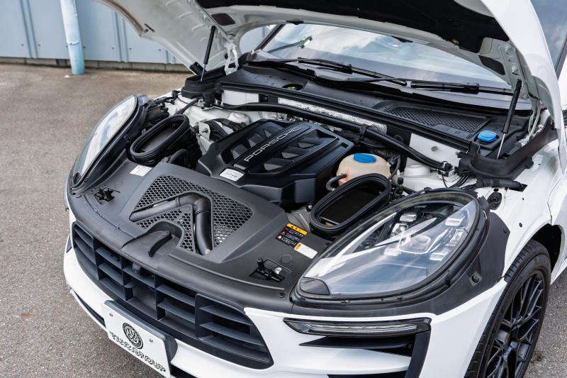 ポルシェ マカン GTS ｽﾎﾟｰﾂｸﾛﾉPKG　MY18 ﾚｯﾄﾞﾚｻﾞｰｼｰﾄ ｼｰﾄﾋｰﾀｰ PCMﾅﾋﾞｽﾎﾟｴｸﾞ  ｴﾝﾄﾘｰD LEDﾗｲﾄ/PDLS+ PASM/ｴｱｻｽ ACC RSｽﾊﾟｲﾀﾞｰ20ｲﾝﾁAW　2年保証
