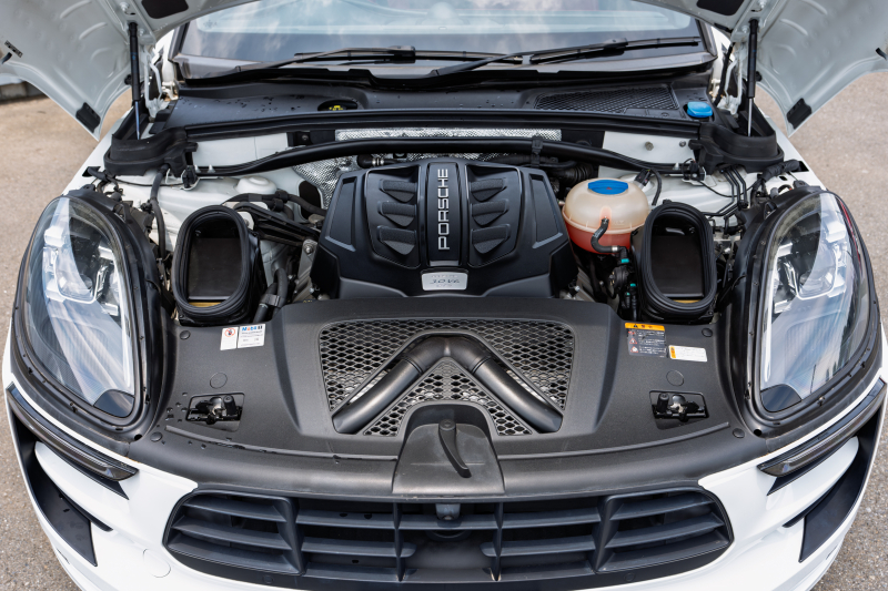 ポルシェ マカン GTS ｽﾎﾟｰﾂｸﾛﾉPKG　MY18 ﾚｯﾄﾞﾚｻﾞｰｼｰﾄ ｼｰﾄﾋｰﾀｰ PCMﾅﾋﾞｽﾎﾟｴｸﾞ  ｴﾝﾄﾘｰD LEDﾗｲﾄ/PDLS+ PASM/ｴｱｻｽ ACC RSｽﾊﾟｲﾀﾞｰ20ｲﾝﾁAW　2年保証