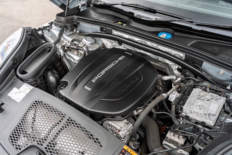 ポルシェ マカン ﾍﾞｰｽｸﾞﾚｰﾄﾞ　ｽﾎﾟｰﾂｸﾛﾉPKG ﾌﾞﾗｯｸﾚｻﾞｰｼｰﾄ ｼｰﾄﾋｰﾀｰ PCMﾅﾋﾞ AppleCarPlay ｱﾗｳﾝﾄﾞﾋﾞｭｰ ｴﾝﾄﾘｰﾄﾞﾗｲﾌﾞ ACC ﾚｰﾝﾁｪﾝｼﾞ TPM ﾏｶﾝS18ｲﾝﾁAW　2年保証