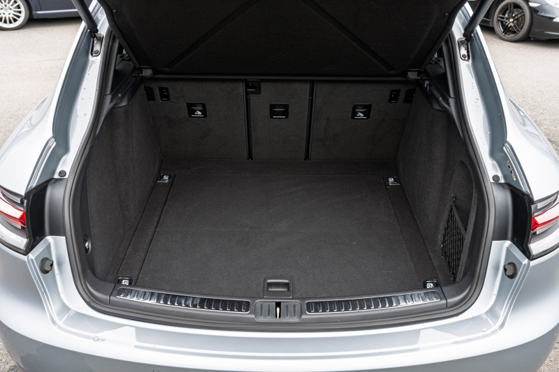 ポルシェ マカン ﾍﾞｰｽｸﾞﾚｰﾄﾞ　ｽﾎﾟｰﾂｸﾛﾉPKG ﾌﾞﾗｯｸﾚｻﾞｰｼｰﾄ ｼｰﾄﾋｰﾀｰ PCMﾅﾋﾞ AppleCarPlay ｱﾗｳﾝﾄﾞﾋﾞｭｰ ｴﾝﾄﾘｰﾄﾞﾗｲﾌﾞ ACC ﾚｰﾝﾁｪﾝｼﾞ TPM ﾏｶﾝS18ｲﾝﾁAW　2年保証