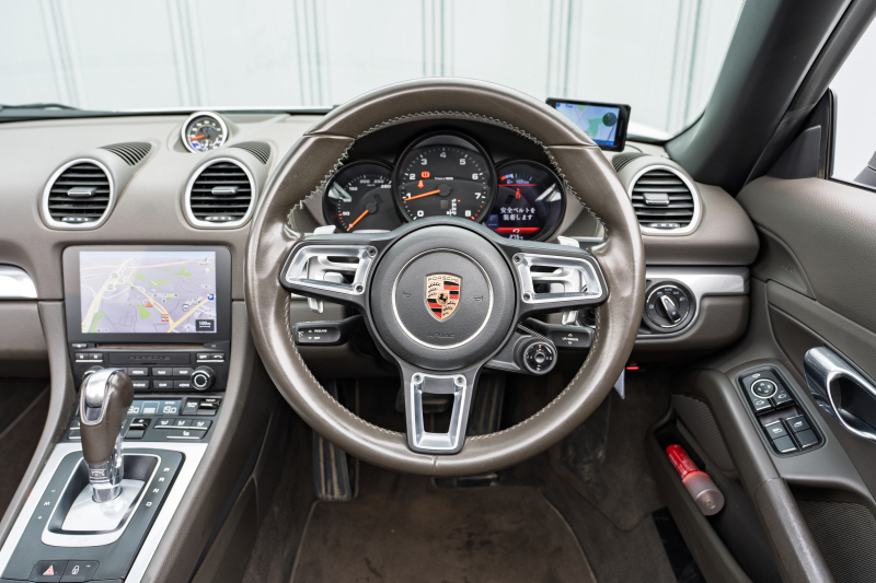 ポルシェ 718 ボクスター ﾍﾞｰｽｸﾞﾚｰﾄﾞ ｽﾎﾟｰﾂｸﾛﾉPKG　ｱｹﾞｰﾄｸﾞﾚｰﾊｰﾌﾚｻﾞｰｼｰﾄ ﾌﾞﾗｳﾝｿﾌﾄﾄｯﾌﾟ PCMﾅﾋﾞ CarPlay PASM PDLS GTｽﾎﾟｰﾂｽﾃｱ ﾊﾟｰｸｱｼｽﾄ ｸﾙｺﾝ 電動Dﾐﾗｰ ｵｰﾄｴｱｺﾝ TPM ｶﾚﾗS20ｲﾝﾁAW　2年保証