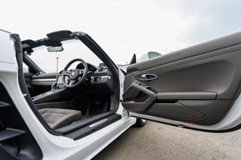 ポルシェ 718 ボクスター ﾍﾞｰｽｸﾞﾚｰﾄﾞ ｽﾎﾟｰﾂｸﾛﾉPKG　ｱｹﾞｰﾄｸﾞﾚｰﾊｰﾌﾚｻﾞｰｼｰﾄ ﾌﾞﾗｳﾝｿﾌﾄﾄｯﾌﾟ PCMﾅﾋﾞ CarPlay PASM PDLS GTｽﾎﾟｰﾂｽﾃｱ ﾊﾟｰｸｱｼｽﾄ ｸﾙｺﾝ 電動Dﾐﾗｰ ｵｰﾄｴｱｺﾝ TPM ｶﾚﾗS20ｲﾝﾁAW　2年保証