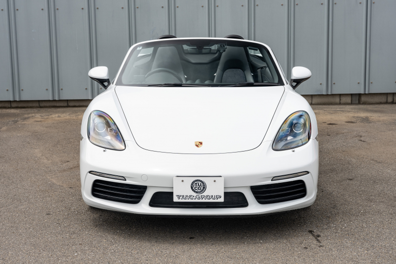 ポルシェ 718 ボクスター ﾍﾞｰｽｸﾞﾚｰﾄﾞ ｽﾎﾟｰﾂｸﾛﾉPKG　MY18 ﾌﾞﾗｯｸﾊｰﾌﾚｻﾞｰｼｰﾄ ﾌﾞﾗｯｸｿﾌﾄﾄｯﾌﾟ PCMﾅﾋﾞ CarPlay PDLS ｽﾎﾟｰﾂﾃｰﾙﾊﾟｲﾌﾟ ﾌﾞﾗｯｸﾃｰﾙﾗｲﾄ 電動Dﾐﾗｰ ｱﾙﾐﾆｳﾑﾍﾟﾀﾞﾙ TPM ﾎﾞｸｽﾀｰ18ｲﾝﾁAW　2年保証