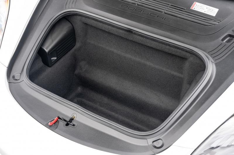 ポルシェ 718 ボクスター ﾍﾞｰｽｸﾞﾚｰﾄﾞ ｽﾎﾟｰﾂｸﾛﾉPKG　MY18 ﾌﾞﾗｯｸﾊｰﾌﾚｻﾞｰｼｰﾄ ﾌﾞﾗｯｸｿﾌﾄﾄｯﾌﾟ PCMﾅﾋﾞ CarPlay PDLS ｽﾎﾟｰﾂﾃｰﾙﾊﾟｲﾌﾟ ﾌﾞﾗｯｸﾃｰﾙﾗｲﾄ 電動Dﾐﾗｰ ｱﾙﾐﾆｳﾑﾍﾟﾀﾞﾙ TPM ﾎﾞｸｽﾀｰ18ｲﾝﾁAW　2年保証