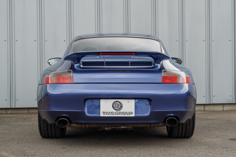 ポルシェ 911(Type996) ｶﾚﾗ　6速ﾏﾆｭｱﾙ 左ﾊﾝﾄﾞﾙ 希少ｶﾗｰ ﾌﾞﾗｯｸﾚｻﾞｰｼｰﾄ ｱﾙｶﾝﾀｰﾗﾙｰﾌﾗｲﾅｰ ｶﾚﾗﾘｱｽﾎﾟｲﾗｰ PSM ｷｾﾉﾝﾗｲﾄ ｶﾗｰｸﾚｽﾄｷｬｯﾌﾟ ﾀｰﾎﾞﾙｯｸ18ｲﾝﾁAW　2年保証
