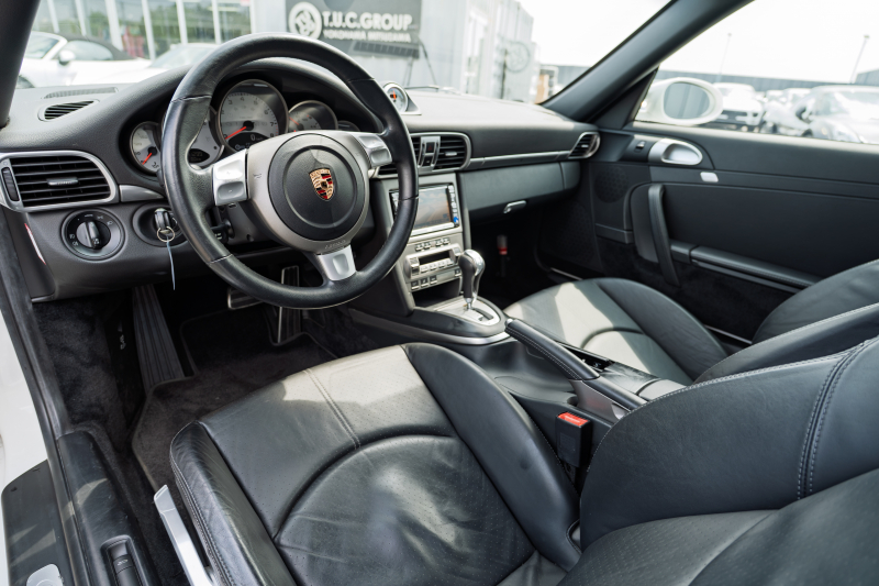 ポルシェ 911(Type997) ｶﾚﾗS ｽﾎﾟｰﾂｸﾛﾉﾊﾟｯｹｰｼﾞ　ﾌﾞﾗｯｸﾚｻﾞｰｽﾎﾟｰﾂｼｰﾄ+ ｶﾛｯﾂｪﾘｱﾅﾋﾞ PASM ｵｰﾄｴｱｺﾝ PSM ｷｾﾉﾝﾍｯﾄﾞﾗｲﾄ ｶﾗｰｸﾚｽﾄｾﾝﾀｰｷｬｯﾌﾟ ｽﾎﾟｰﾂﾃﾞｻﾞｲﾝ19ｲﾝﾁAW　2年保証