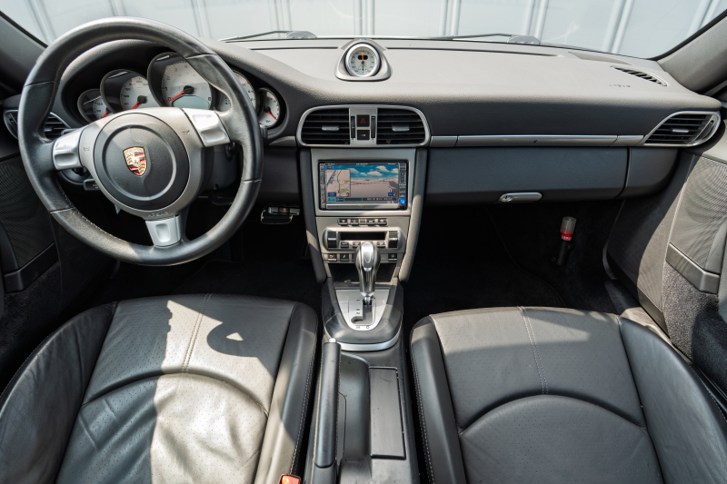 ポルシェ 911(Type997) ｶﾚﾗS ｽﾎﾟｰﾂｸﾛﾉﾊﾟｯｹｰｼﾞ　ﾌﾞﾗｯｸﾚｻﾞｰｽﾎﾟｰﾂｼｰﾄ+ ｶﾛｯﾂｪﾘｱﾅﾋﾞ PASM ｵｰﾄｴｱｺﾝ PSM ｷｾﾉﾝﾍｯﾄﾞﾗｲﾄ ｶﾗｰｸﾚｽﾄｾﾝﾀｰｷｬｯﾌﾟ ｽﾎﾟｰﾂﾃﾞｻﾞｲﾝ19ｲﾝﾁAW　2年保証