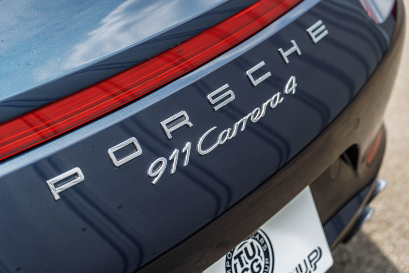 ポルシェ 911(Type991.1) ｶﾚﾗ4　ﾌﾞﾗｯｸﾚｻﾞｰｼｰﾄ ｼｰﾄﾋｰﾀｰ ﾍﾞﾝﾁﾚｰﾀｰ ｸﾗﾘｵﾝﾅﾋﾞ ﾌﾙｾｸﾞTV PASM PDLS ｴﾝﾄﾘｰﾄﾞﾗｲﾌﾞ ｽﾃｱﾘﾝｸﾞﾋｰﾀｰ ﾊﾟｰｸｱｼｽﾄ ｵｰﾄｴｱｺﾝ 電動ﾄﾞｱﾐﾗｰ ｶﾚﾗ19ｲﾝﾁAW　2年保証