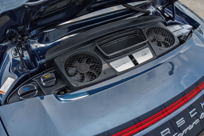 ポルシェ 911(Type991.1) ｶﾚﾗ4　ﾌﾞﾗｯｸﾚｻﾞｰｼｰﾄ ｼｰﾄﾋｰﾀｰ ﾍﾞﾝﾁﾚｰﾀｰ ｸﾗﾘｵﾝﾅﾋﾞ ﾌﾙｾｸﾞTV PASM PDLS ｴﾝﾄﾘｰﾄﾞﾗｲﾌﾞ ｽﾃｱﾘﾝｸﾞﾋｰﾀｰ ﾊﾟｰｸｱｼｽﾄ ｵｰﾄｴｱｺﾝ 電動ﾄﾞｱﾐﾗｰ ｶﾚﾗ19ｲﾝﾁAW　2年保証
