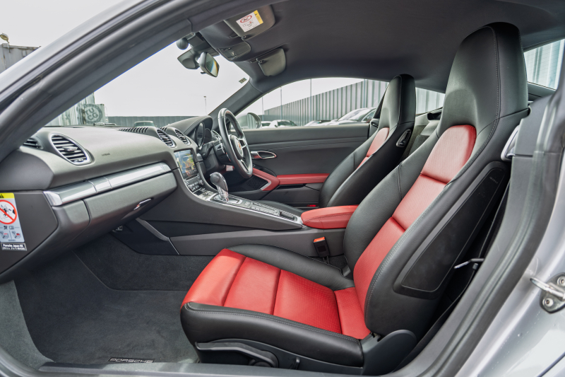 ポルシェ 718 ケイマン ﾍﾞｰｽｸﾞﾚｰﾄﾞ　ﾂｰﾄﾝﾚｻﾞｰPKG(ﾌﾞﾗｯｸ/ﾎﾞﾙﾄﾞｰﾚｯﾄﾞ) ｼｰﾄﾋｰﾀｰ PCMﾅﾋﾞ AppleCarPlay ﾊﾞｯｸｶﾒﾗ DSRC ｵｰﾄｴｱｺﾝ 電動ﾄﾞｱﾐﾗｰ ﾄﾞﾗｲﾌﾞﾚｺｰﾀﾞｰ TPM ﾎﾞｸｽﾀｰ18ｲﾝﾁｱﾙﾐﾎｲｰﾙ　2年保証