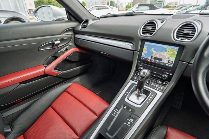 ポルシェ 718 ケイマン ﾍﾞｰｽｸﾞﾚｰﾄﾞ　ﾂｰﾄﾝﾚｻﾞｰPKG(ﾌﾞﾗｯｸ/ﾎﾞﾙﾄﾞｰﾚｯﾄﾞ) ｼｰﾄﾋｰﾀｰ PCMﾅﾋﾞ AppleCarPlay ﾊﾞｯｸｶﾒﾗ DSRC ｵｰﾄｴｱｺﾝ 電動ﾄﾞｱﾐﾗｰ ﾄﾞﾗｲﾌﾞﾚｺｰﾀﾞｰ TPM ﾎﾞｸｽﾀｰ18ｲﾝﾁｱﾙﾐﾎｲｰﾙ　2年保証
