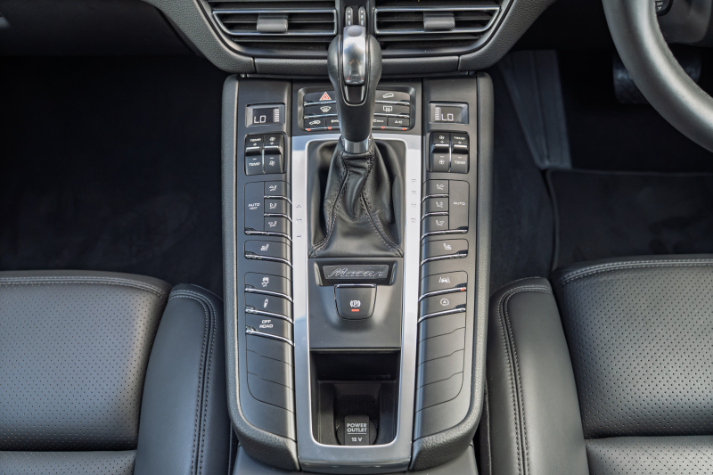 ポルシェ マカン ﾍﾞｰｽｸﾞﾚｰﾄﾞ ｽﾎﾟｰﾂｸﾛﾉPKG　ﾚｻﾞｰPKG ﾌﾞﾗｯｸﾚｻﾞｰｼｰﾄ ｼｰﾄﾋｰﾀｰ PCMﾅﾋﾞ AppleCarPlay ｱﾗｳﾝﾄﾞﾋﾞｭｰ PASM ｴﾝﾄﾘｰﾄﾞﾗｲﾌﾞ ACC ﾚｰﾝﾁｪﾝｼﾞ TPM ﾏｶﾝｽﾎﾟｰﾂ19ｲﾝﾁAW　2年保証