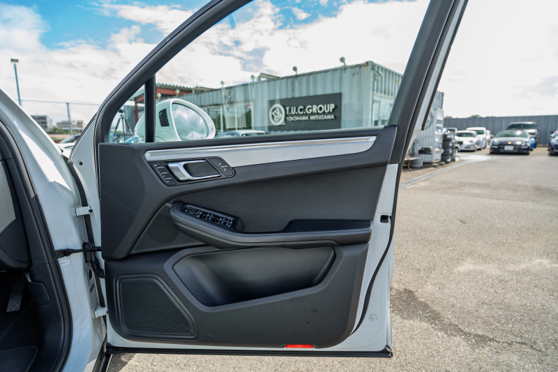 ポルシェ マカン ﾍﾞｰｽｸﾞﾚｰﾄﾞ ｽﾎﾟｰﾂｸﾛﾉPKG　ﾚｻﾞｰPKG ﾌﾞﾗｯｸﾚｻﾞｰｼｰﾄ ｼｰﾄﾋｰﾀｰ PCMﾅﾋﾞ AppleCarPlay ｱﾗｳﾝﾄﾞﾋﾞｭｰ PASM ｴﾝﾄﾘｰﾄﾞﾗｲﾌﾞ ACC ﾚｰﾝﾁｪﾝｼﾞ TPM ﾏｶﾝｽﾎﾟｰﾂ19ｲﾝﾁAW　2年保証