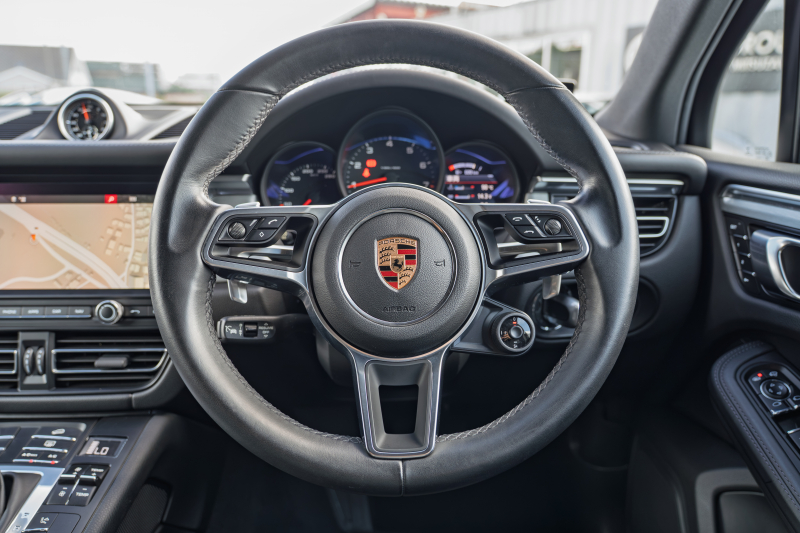 ポルシェ マカン ﾍﾞｰｽｸﾞﾚｰﾄﾞ ｽﾎﾟｰﾂｸﾛﾉPKG　ﾚｻﾞｰPKG ﾌﾞﾗｯｸﾚｻﾞｰｼｰﾄ ｼｰﾄﾋｰﾀｰ PCMﾅﾋﾞ AppleCarPlay ｱﾗｳﾝﾄﾞﾋﾞｭｰ PASM ｴﾝﾄﾘｰﾄﾞﾗｲﾌﾞ ACC ﾚｰﾝﾁｪﾝｼﾞ TPM ﾏｶﾝｽﾎﾟｰﾂ19ｲﾝﾁAW　2年保証