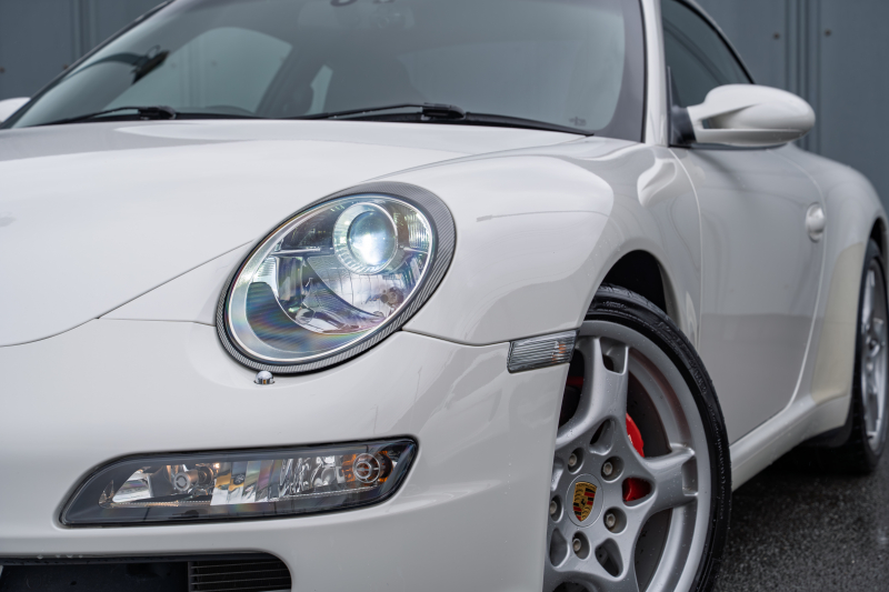 ポルシェ 911(Type997) S　ﾌﾞﾗｯｸﾚｻﾞｰｼｰﾄ ｼｰﾄﾋｰﾀｰ ﾚｯﾄﾞﾊﾟﾅｿﾆｯｸﾅﾋﾞ ﾌﾙｾｸﾞTV ｽﾎﾟｰﾂｽﾃｱ ｷｾﾉﾝ F/Rﾌｫｸﾞ PASM ｵｰﾄｴｱｺﾝ ｶﾚﾗS19ｲﾝﾁAW ETC　2年保証
