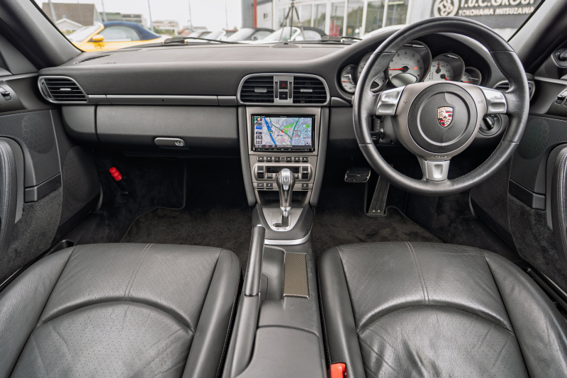 ポルシェ 911(Type997) S　ﾌﾞﾗｯｸﾚｻﾞｰｼｰﾄ ｼｰﾄﾋｰﾀｰ ﾚｯﾄﾞﾊﾟﾅｿﾆｯｸﾅﾋﾞ ﾌﾙｾｸﾞTV ｽﾎﾟｰﾂｽﾃｱ ｷｾﾉﾝ F/Rﾌｫｸﾞ PASM ｵｰﾄｴｱｺﾝ ｶﾚﾗS19ｲﾝﾁAW ETC　2年保証
