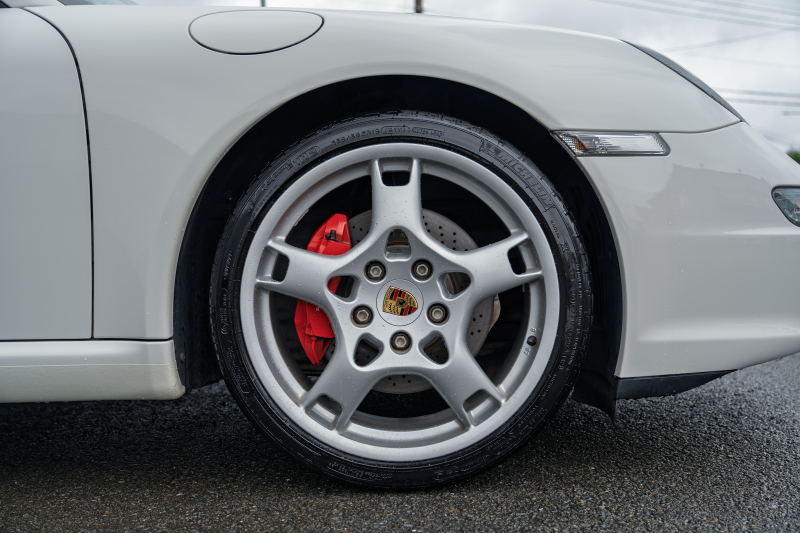 ポルシェ 911(Type997) S　ﾌﾞﾗｯｸﾚｻﾞｰｼｰﾄ ｼｰﾄﾋｰﾀｰ ﾚｯﾄﾞﾊﾟﾅｿﾆｯｸﾅﾋﾞ ﾌﾙｾｸﾞTV ｽﾎﾟｰﾂｽﾃｱ ｷｾﾉﾝ F/Rﾌｫｸﾞ PASM ｵｰﾄｴｱｺﾝ ｶﾚﾗS19ｲﾝﾁAW ETC　2年保証