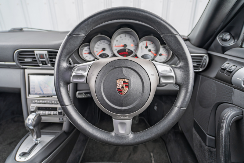 ポルシェ 911(Type997) S　ﾌﾞﾗｯｸﾚｻﾞｰｼｰﾄ ｼｰﾄﾋｰﾀｰ ﾚｯﾄﾞﾊﾟﾅｿﾆｯｸﾅﾋﾞ ﾌﾙｾｸﾞTV ｽﾎﾟｰﾂｽﾃｱ ｷｾﾉﾝ F/Rﾌｫｸﾞ PASM ｵｰﾄｴｱｺﾝ ｶﾚﾗS19ｲﾝﾁAW ETC　2年保証