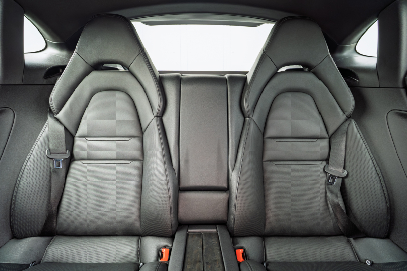 ポルシェ パナメーラ 4　MY18 ﾌﾞﾗｯｸﾚｻﾞｰｼｰﾄ ｼｰﾄﾋｰﾀｰ ﾍﾞﾝﾁﾚｰﾀｰ PCMﾅﾋﾞ AppleCarPlay ｱﾗｳﾝﾄﾞﾋﾞｭｰ PASM/ｴｱｻｽ PDLS ｴﾝﾄﾘｰﾄﾞﾗｲﾌﾞ 911ﾀｰﾎﾞﾃﾞｻﾞｲﾝ21ｲﾝﾁAW　2年保証