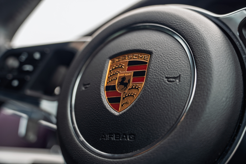 ポルシェ パナメーラ 4　MY18 ﾌﾞﾗｯｸﾚｻﾞｰｼｰﾄ ｼｰﾄﾋｰﾀｰ ﾍﾞﾝﾁﾚｰﾀｰ PCMﾅﾋﾞ AppleCarPlay ｱﾗｳﾝﾄﾞﾋﾞｭｰ PASM/ｴｱｻｽ PDLS ｴﾝﾄﾘｰﾄﾞﾗｲﾌﾞ 911ﾀｰﾎﾞﾃﾞｻﾞｲﾝ21ｲﾝﾁAW　2年保証