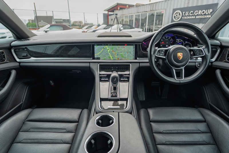 ポルシェ パナメーラ 4　MY18 ﾌﾞﾗｯｸﾚｻﾞｰｼｰﾄ ｼｰﾄﾋｰﾀｰ ﾍﾞﾝﾁﾚｰﾀｰ PCMﾅﾋﾞ AppleCarPlay ｱﾗｳﾝﾄﾞﾋﾞｭｰ PASM/ｴｱｻｽ PDLS ｴﾝﾄﾘｰﾄﾞﾗｲﾌﾞ 911ﾀｰﾎﾞﾃﾞｻﾞｲﾝ21ｲﾝﾁAW　2年保証