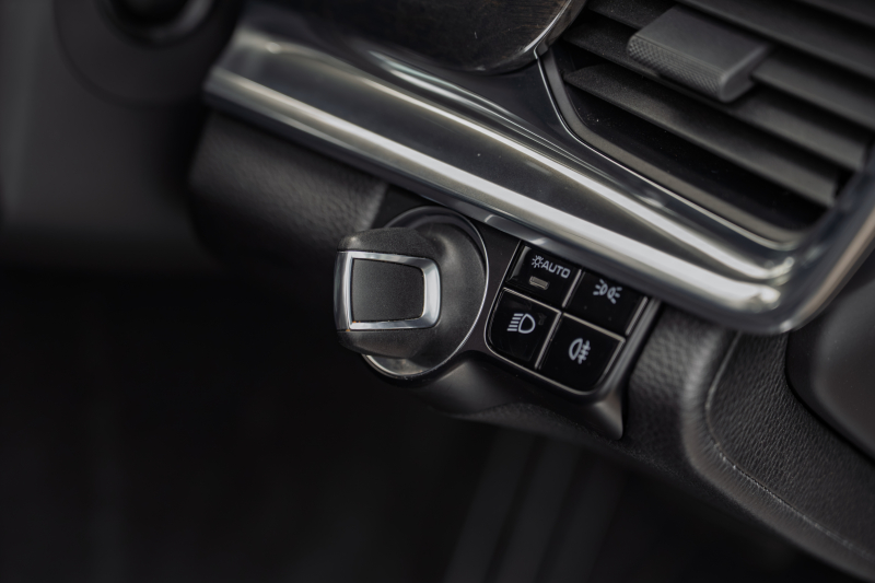 ポルシェ パナメーラ 4　MY18 ﾌﾞﾗｯｸﾚｻﾞｰｼｰﾄ ｼｰﾄﾋｰﾀｰ ﾍﾞﾝﾁﾚｰﾀｰ PCMﾅﾋﾞ AppleCarPlay ｱﾗｳﾝﾄﾞﾋﾞｭｰ PASM/ｴｱｻｽ PDLS ｴﾝﾄﾘｰﾄﾞﾗｲﾌﾞ 911ﾀｰﾎﾞﾃﾞｻﾞｲﾝ21ｲﾝﾁAW　2年保証