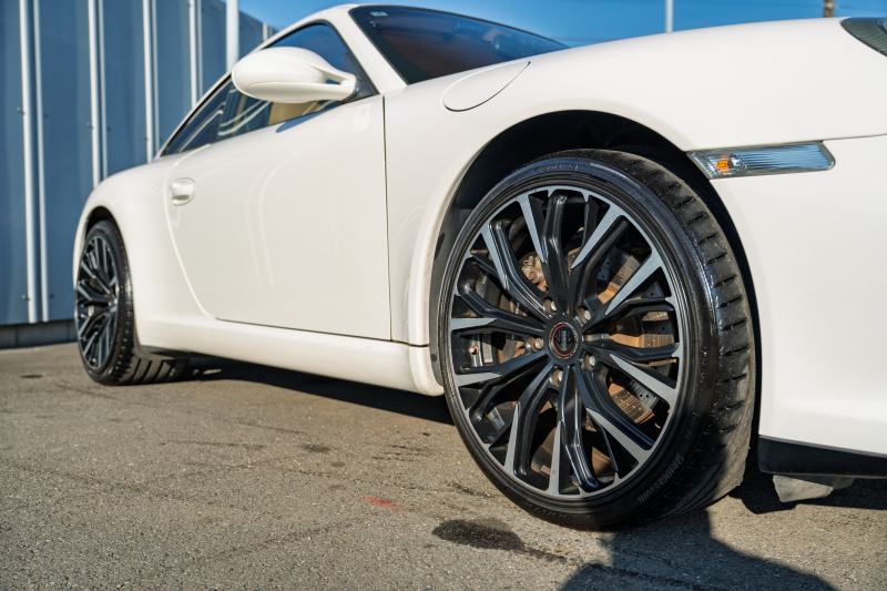 ポルシェ 911(Type997) ｶﾚﾗ ｽﾎﾟｰﾂｸﾛﾉPKG　後期ﾓﾃﾞﾙ 7速PDK ｻﾝﾄﾞﾍﾞｰｼﾞｭﾚｻﾞｰｼｰﾄ ｼｰﾄﾋｰﾀｰ ｱﾙｶﾝﾀｰﾗﾙｰﾌﾗｲﾅｰ ｶﾛｯﾂｪﾘｱﾅﾋﾞ ﾌﾙｾｸﾞ ﾀﾞｲﾅﾐｯｸｺｰﾅﾘﾝｸﾞﾗｲﾄ ARQRAYﾏﾌﾗｰ momo20ｲﾝﾁAW　2年保証