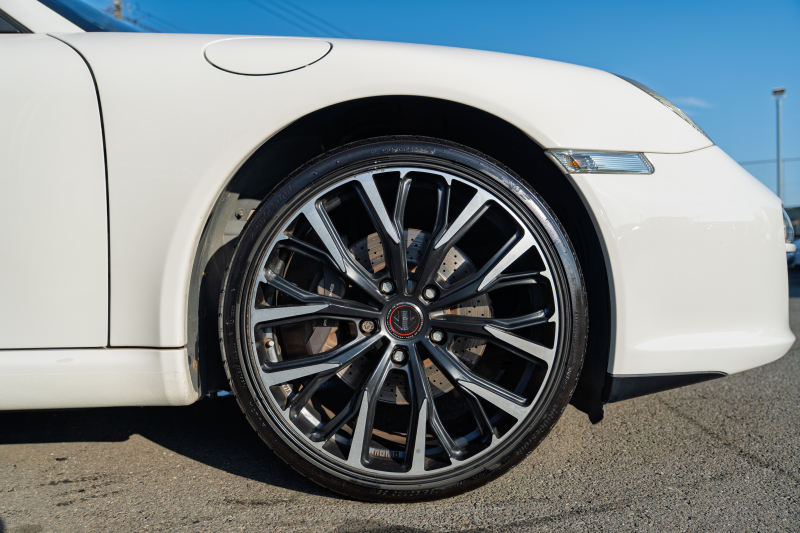 ポルシェ 911(Type997) ｶﾚﾗ ｽﾎﾟｰﾂｸﾛﾉPKG　後期ﾓﾃﾞﾙ 7速PDK ｻﾝﾄﾞﾍﾞｰｼﾞｭﾚｻﾞｰｼｰﾄ ｼｰﾄﾋｰﾀｰ ｱﾙｶﾝﾀｰﾗﾙｰﾌﾗｲﾅｰ ｶﾛｯﾂｪﾘｱﾅﾋﾞ ﾌﾙｾｸﾞ ﾀﾞｲﾅﾐｯｸｺｰﾅﾘﾝｸﾞﾗｲﾄ ARQRAYﾏﾌﾗｰ momo20ｲﾝﾁAW　2年保証