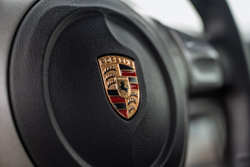 ポルシェ 911(Type997) ｶﾚﾗ　GT3ﾙｯｸｴｱﾛ ﾌﾞﾗｯｸﾚｻﾞｰｼｰﾄ ｼｰﾄﾋｰﾀｰ ｱﾙｶﾝﾀｰﾗﾙｰﾌﾗｲﾅｰ ﾊﾟｲｵﾆｱﾅﾋﾞ ｵｰﾄｴｱｺﾝ PSM ｷｾﾉﾝﾗｲﾄ F/Rﾌｫｸﾞ 後期ｶﾚﾗS19ｲﾝﾁAW　2年保証