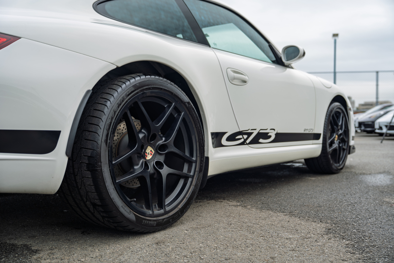 ポルシェ 911(Type997) ｶﾚﾗ　GT3ﾙｯｸｴｱﾛ ﾌﾞﾗｯｸﾚｻﾞｰｼｰﾄ ｼｰﾄﾋｰﾀｰ ｱﾙｶﾝﾀｰﾗﾙｰﾌﾗｲﾅｰ ﾊﾟｲｵﾆｱﾅﾋﾞ ｵｰﾄｴｱｺﾝ PSM ｷｾﾉﾝﾗｲﾄ F/Rﾌｫｸﾞ 後期ｶﾚﾗS19ｲﾝﾁAW　2年保証