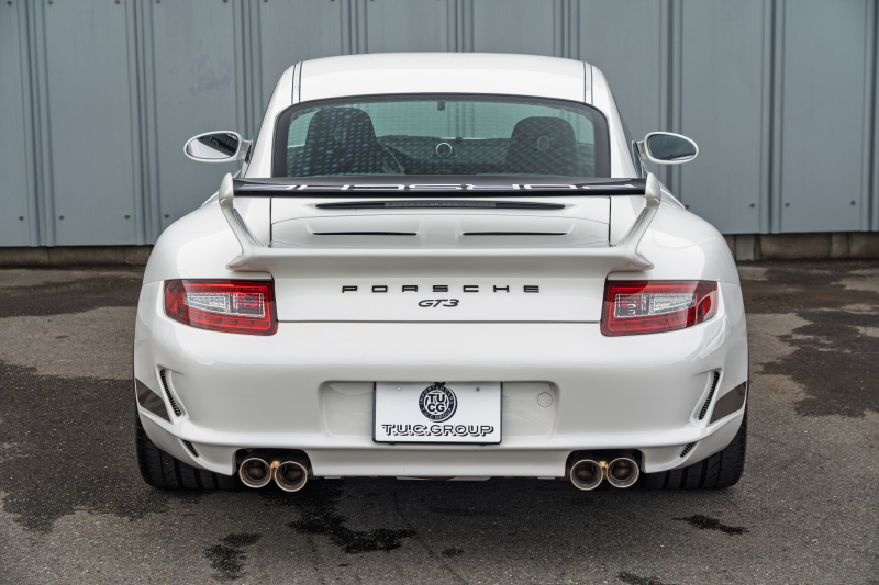 ポルシェ 911(Type997) ｶﾚﾗ　GT3ﾙｯｸｴｱﾛ ﾌﾞﾗｯｸﾚｻﾞｰｼｰﾄ ｼｰﾄﾋｰﾀｰ ｱﾙｶﾝﾀｰﾗﾙｰﾌﾗｲﾅｰ ﾊﾟｲｵﾆｱﾅﾋﾞ ｵｰﾄｴｱｺﾝ PSM ｷｾﾉﾝﾗｲﾄ F/Rﾌｫｸﾞ 後期ｶﾚﾗS19ｲﾝﾁAW　2年保証