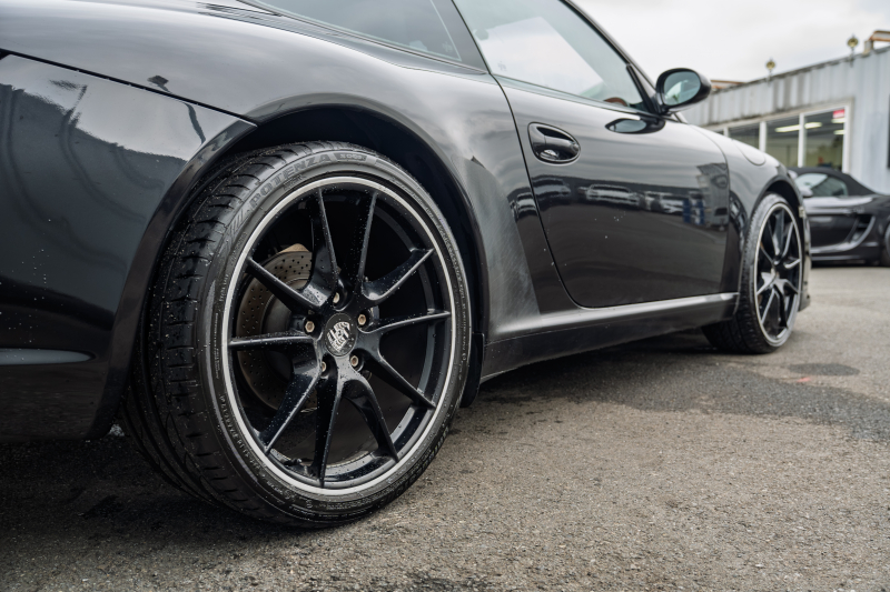 ポルシェ 911(Type997) ｶﾚﾗ　GT3ﾙｯｸﾊﾞﾝﾊﾟｰ ﾌﾞﾗｯｸﾚｻﾞｰｼｰﾄ ｱﾙｶﾝﾀｰﾗﾙｰﾌﾗｲﾅｰ ﾊﾟﾅｿﾆｯｸﾅﾋﾞ ﾌﾙｾｸﾞTV ｵｰﾄｴｱｺﾝ PSM ｷｾﾉﾝﾗｲﾄ F/Rﾌｫｸﾞ 991ｶﾚﾗS20ｲﾝﾁAW　2年保証