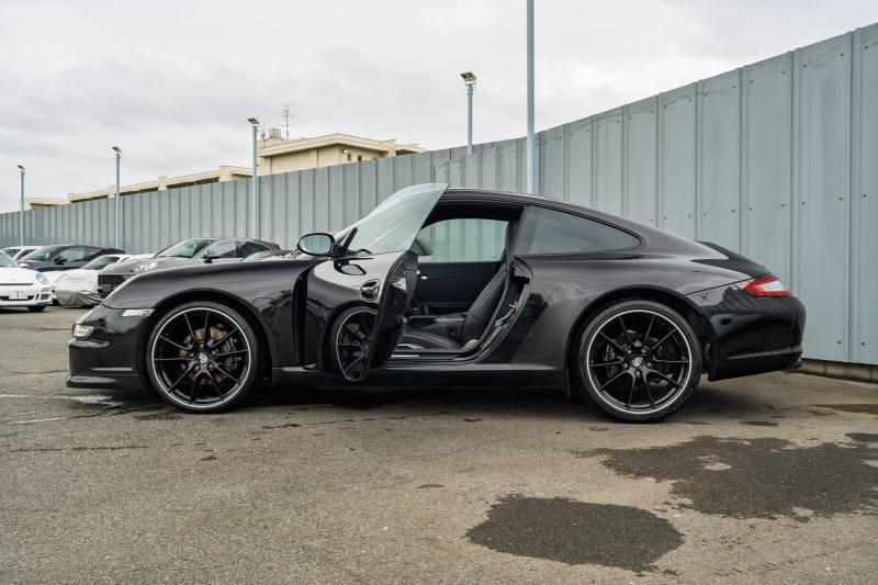ポルシェ 911(Type997) ｶﾚﾗ　GT3ﾙｯｸﾊﾞﾝﾊﾟｰ ﾌﾞﾗｯｸﾚｻﾞｰｼｰﾄ ｱﾙｶﾝﾀｰﾗﾙｰﾌﾗｲﾅｰ ﾊﾟﾅｿﾆｯｸﾅﾋﾞ ﾌﾙｾｸﾞTV ｵｰﾄｴｱｺﾝ PSM ｷｾﾉﾝﾗｲﾄ F/Rﾌｫｸﾞ 991ｶﾚﾗS20ｲﾝﾁAW　2年保証