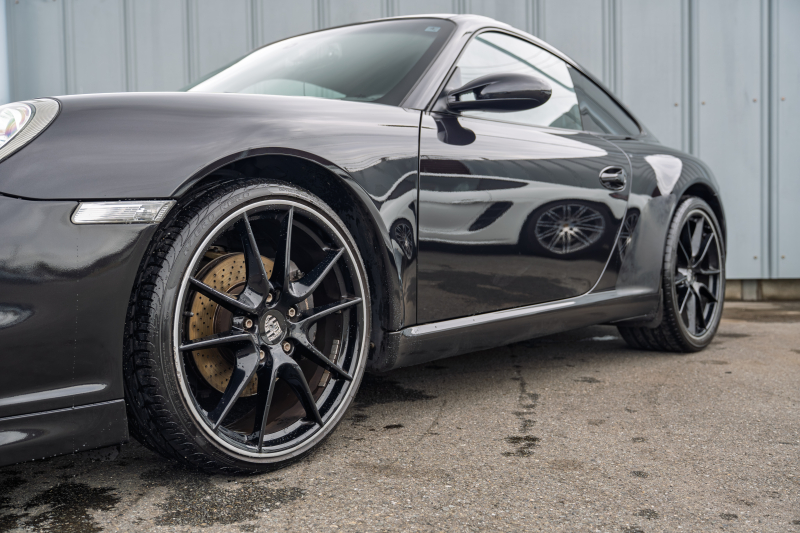ポルシェ 911(Type997) ｶﾚﾗ　GT3ﾙｯｸﾊﾞﾝﾊﾟｰ ﾌﾞﾗｯｸﾚｻﾞｰｼｰﾄ ｱﾙｶﾝﾀｰﾗﾙｰﾌﾗｲﾅｰ ﾊﾟﾅｿﾆｯｸﾅﾋﾞ ﾌﾙｾｸﾞTV ｵｰﾄｴｱｺﾝ PSM ｷｾﾉﾝﾗｲﾄ F/Rﾌｫｸﾞ 991ｶﾚﾗS20ｲﾝﾁAW　2年保証