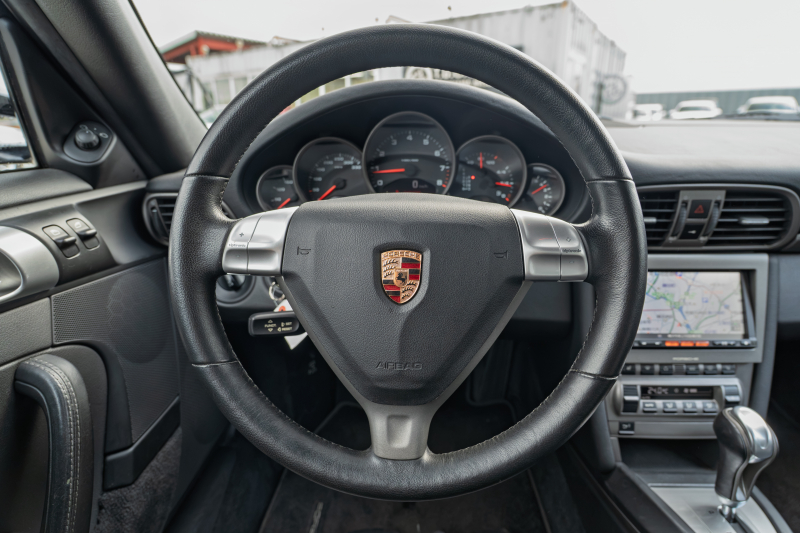 ポルシェ 911(Type997) ｶﾚﾗ　GT3ﾙｯｸﾊﾞﾝﾊﾟｰ ﾌﾞﾗｯｸﾚｻﾞｰｼｰﾄ ｱﾙｶﾝﾀｰﾗﾙｰﾌﾗｲﾅｰ ﾊﾟﾅｿﾆｯｸﾅﾋﾞ ﾌﾙｾｸﾞTV ｵｰﾄｴｱｺﾝ PSM ｷｾﾉﾝﾗｲﾄ F/Rﾌｫｸﾞ 991ｶﾚﾗS20ｲﾝﾁAW　2年保証