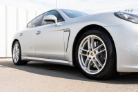 ポルシェ パナメーラ ｴﾃﾞｨｼｮﾝ ｽﾎﾟｰﾂｸﾛﾉPKG　特別仕様車 MY16 後期ﾓﾃﾞﾙ ﾌﾞﾗｯｸﾚｻﾞｰｼｰﾄ ﾅﾋﾞTV PDLS+/LEDﾗｲﾄ PASM ｴﾝﾄﾘｰﾄﾞﾗｲﾌﾞ ｿﾌﾄｸﾛｰｽﾞﾄﾞｱ BOSE ﾀｰﾎﾞⅡ19ｲﾝﾁAW　2年保証