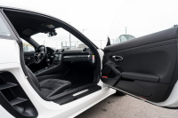 ポルシェ 718 ケイマン ｽﾎﾟｰﾂｸﾛﾉPKG　MY18 6速MT ﾌﾞﾗｯｸﾊｰﾌﾚｻﾞｰ PCMﾅﾋﾞ AppleCarPlay ｽﾎﾟｰﾂｴｸﾞｿﾞｰｽﾄ PASM ｷｾﾉﾝ ｵｰﾄｴｱｺﾝ TPM ｹｲﾏﾝS19ｲﾝﾁAW　2年保証