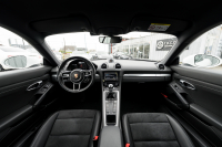 ポルシェ 718 ケイマン ｽﾎﾟｰﾂｸﾛﾉPKG　MY18 6速MT ﾌﾞﾗｯｸﾊｰﾌﾚｻﾞｰ PCMﾅﾋﾞ AppleCarPlay ｽﾎﾟｰﾂｴｸﾞｿﾞｰｽﾄ PASM ｷｾﾉﾝ ｵｰﾄｴｱｺﾝ TPM ｹｲﾏﾝS19ｲﾝﾁAW　2年保証