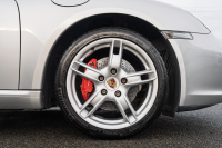 ポルシェ ボクスター(Type987) S　MY08 ﾌﾞﾗｯｸﾚｻﾞｰｲﾝﾃﾘｱ ｱﾀﾞﾌﾟﾃｨﾌﾞｽﾎﾟｰﾂｼｰﾄ ｼｰﾄﾋｰﾀｰ ｷｾﾉﾝﾍｯﾄﾞﾗｲﾄ ｸﾙｺﾝ ﾎﾞｸｽﾀｰS18ｲﾝﾁAW ｶﾗｰｸﾚｽﾄｾﾝﾀｰｷｬｯﾌﾟ ｵｰﾄｴｱｺﾝ 　2年保証