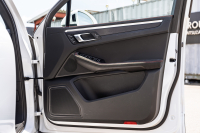 ポルシェ マカン GTS ｽﾎﾟｰﾂｸﾛﾉPKG　ﾌﾞﾗｯｸﾊｰﾌﾚｻﾞｰｼｰﾄ 10.9ｲﾝﾁPCM AppleCarPlay ｱﾗｳﾝﾄﾞﾋﾞｭｰ ｽﾎﾟｴｸﾞ ﾚｰﾝﾃﾞｨﾊﾟｰﾁｬｰﾜｰﾆﾝｸﾞ PASM PDLS ACC RSｽﾊﾟｲﾀﾞｰ20AW　2年保証