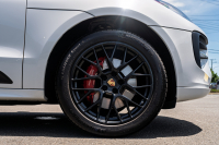 ポルシェ マカン GTS ｽﾎﾟｰﾂｸﾛﾉPKG　ﾌﾞﾗｯｸﾊｰﾌﾚｻﾞｰｼｰﾄ 10.9ｲﾝﾁPCM AppleCarPlay ｱﾗｳﾝﾄﾞﾋﾞｭｰ ｽﾎﾟｴｸﾞ ﾚｰﾝﾃﾞｨﾊﾟｰﾁｬｰﾜｰﾆﾝｸﾞ PASM PDLS ACC RSｽﾊﾟｲﾀﾞｰ20AW　2年保証